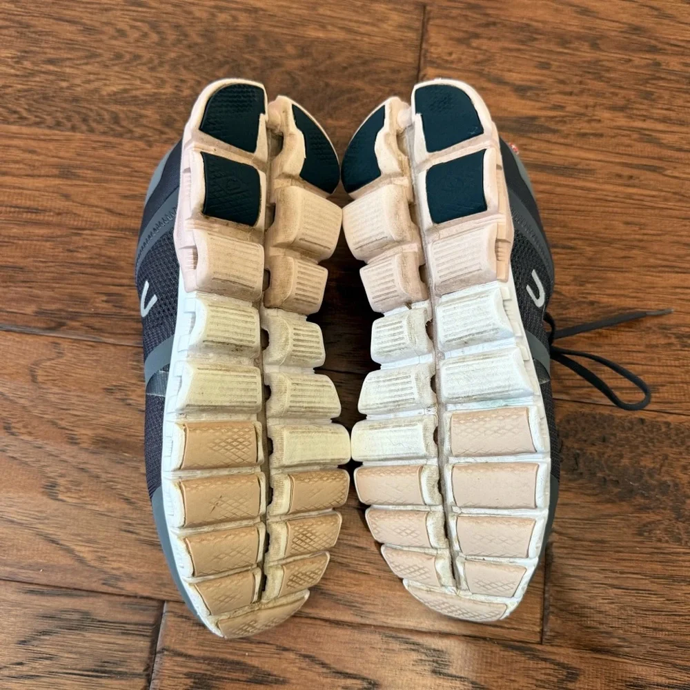 ON Cloudflow Running Shoe - Picture 13 of 14